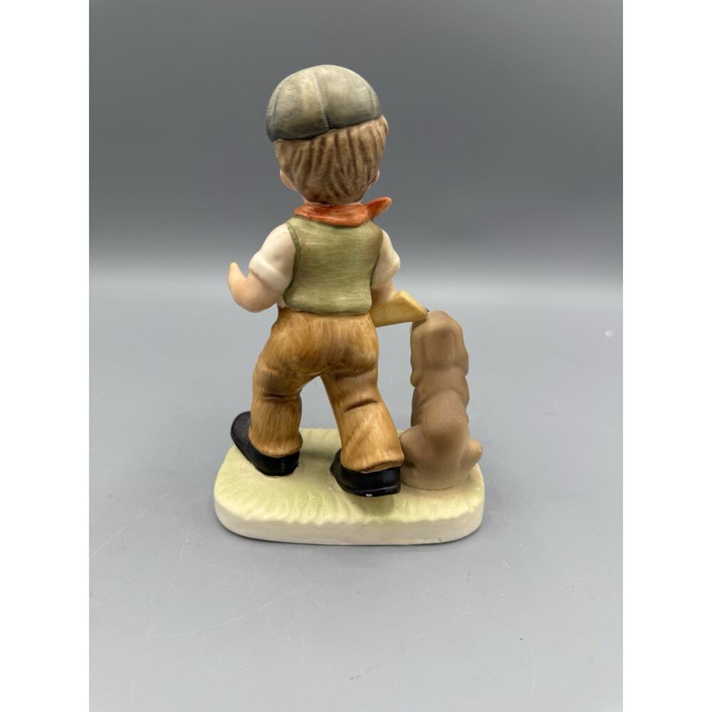 Royal Crown Figurine Of A Boy And His Loyal Dog Hunting, made in Japan. - Picture 3 of 6